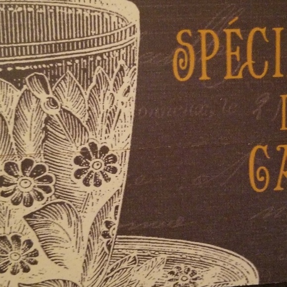 Decor - Picture 2 of 3